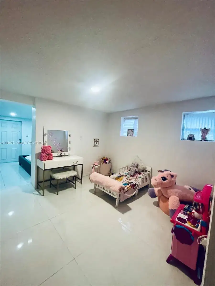 2751 NW 99th St, Miami FL 33147 photo 3