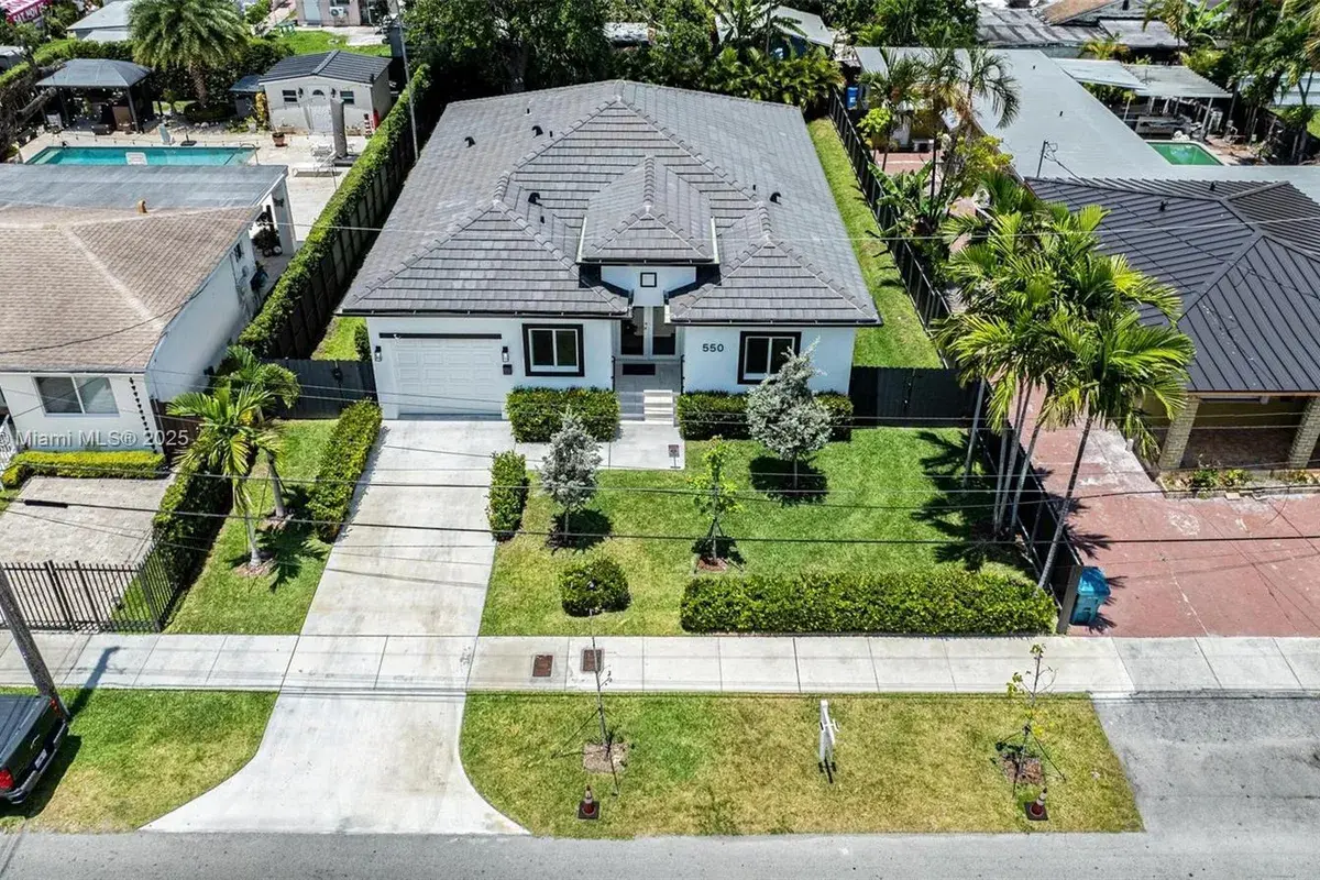 550 NW 58th Ct, Miami FL 33126
