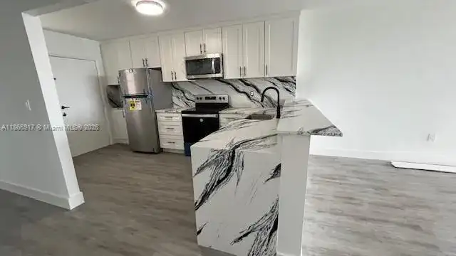 1780 NE 191st St # 2, Miami FL 33179 photo 2