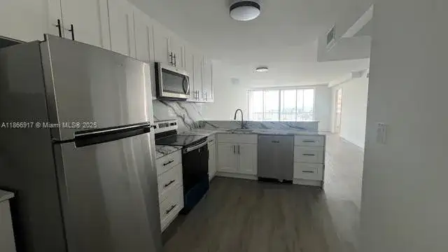 1780 NE 191st St # 2, Miami FL 33179 photo 4