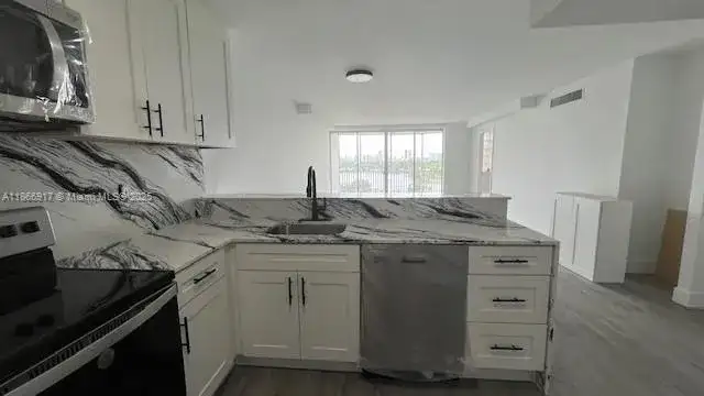 1780 NE 191st St # 2, Miami FL 33179 photo 5