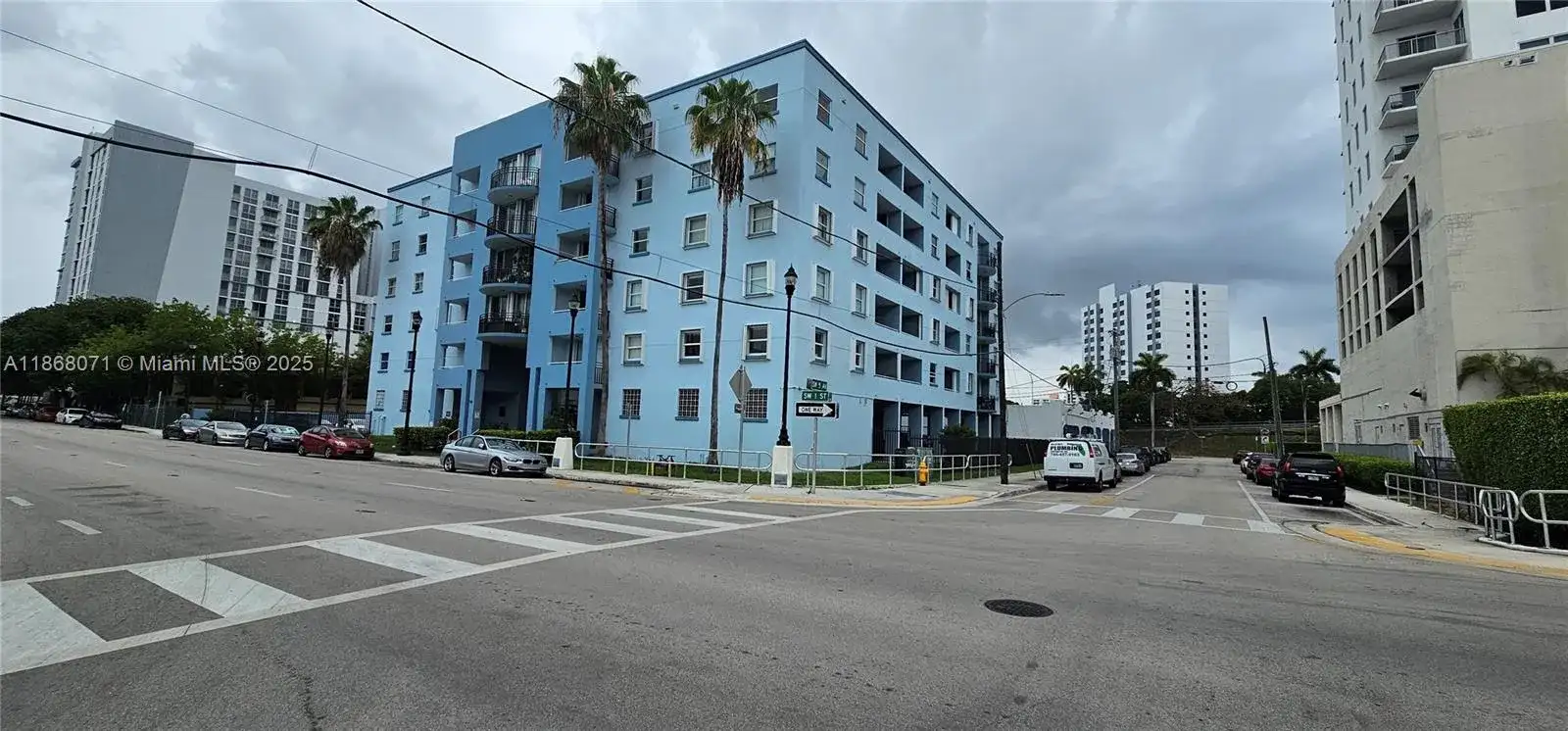 501 SW 1st St # 507, Miami FL 33130 photo 2