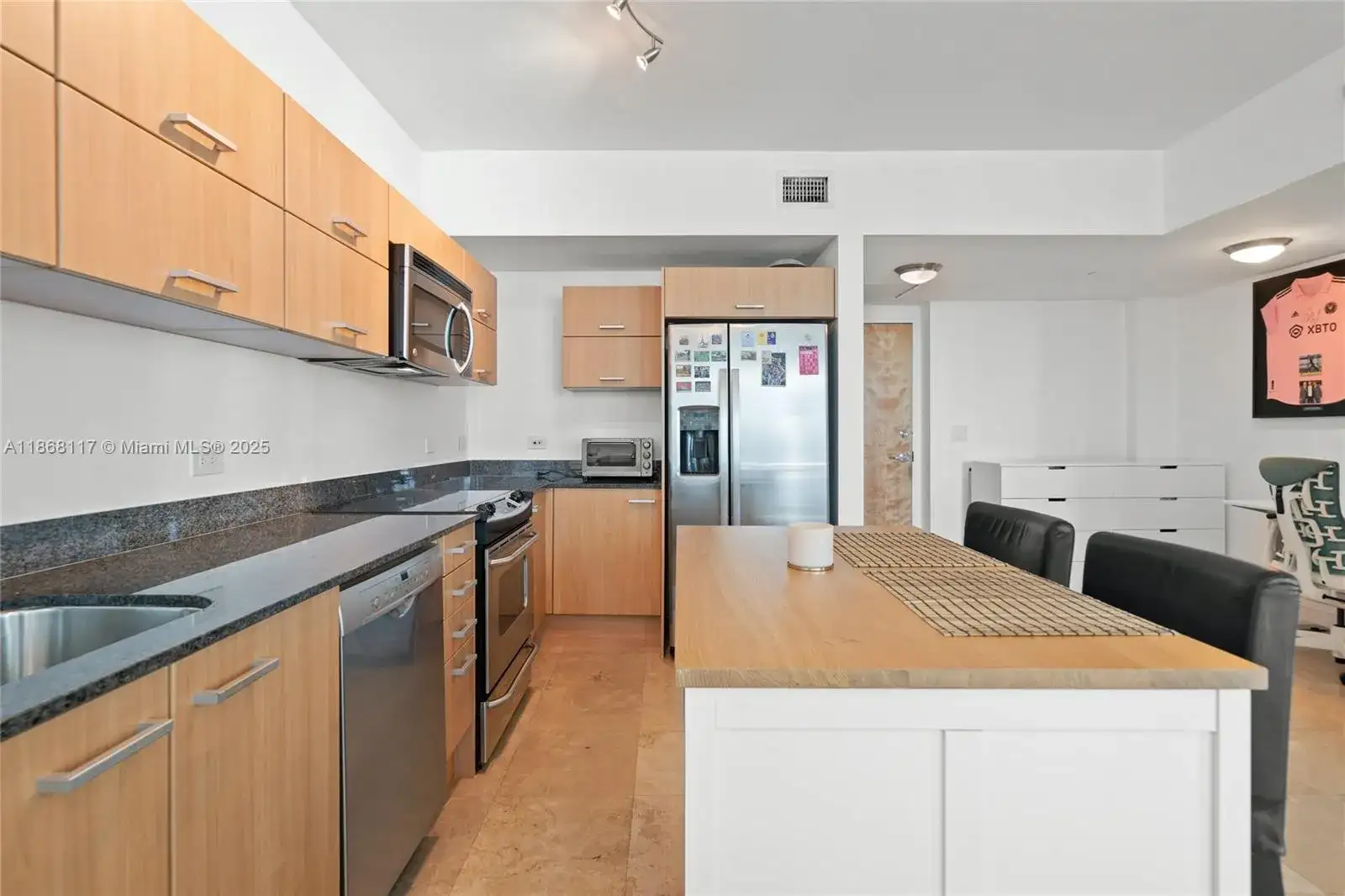 350 S Miami Ave # 1410, Miami FL 33130 photo 4