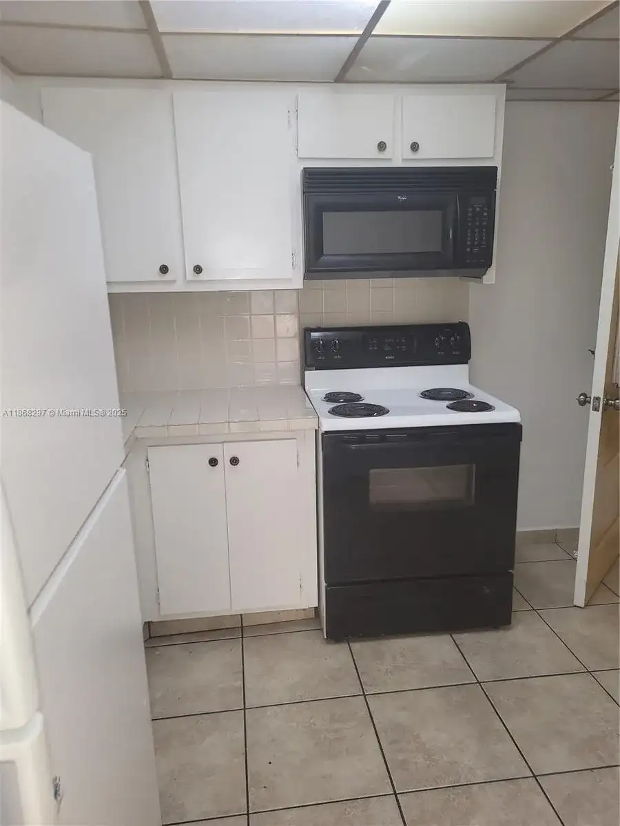 1175 Normandy Dr # 2D, Miami Beach FL 33141 photo 2