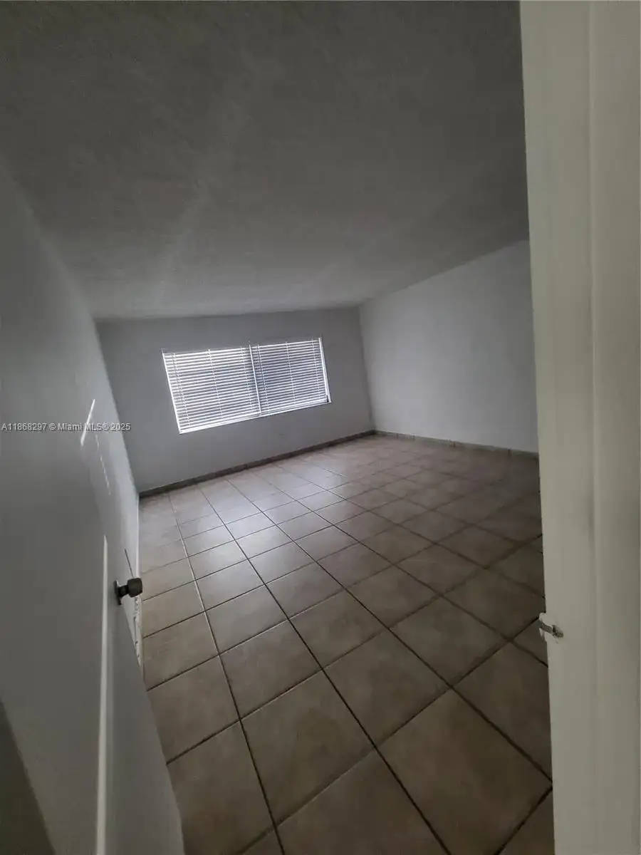 1175 Normandy Dr # 2D, Miami Beach FL 33141 photo 4