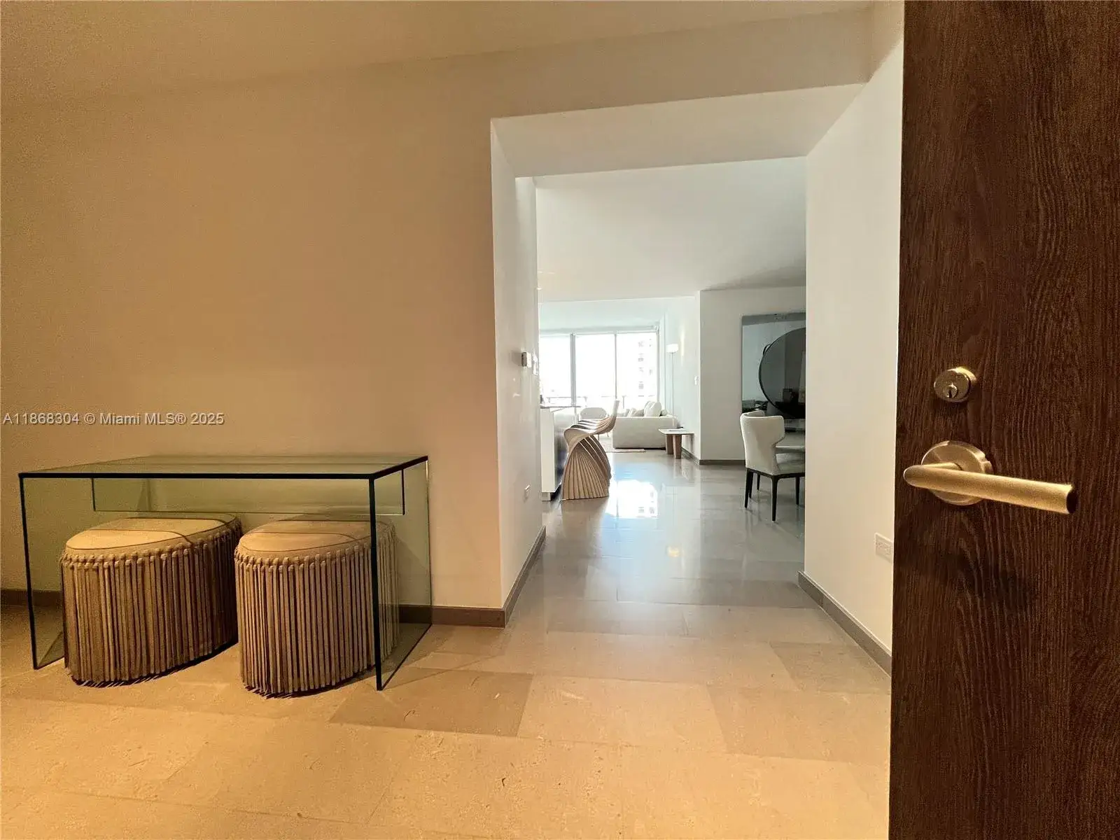 68 SE 6th St # 1003, Miami FL 33131
