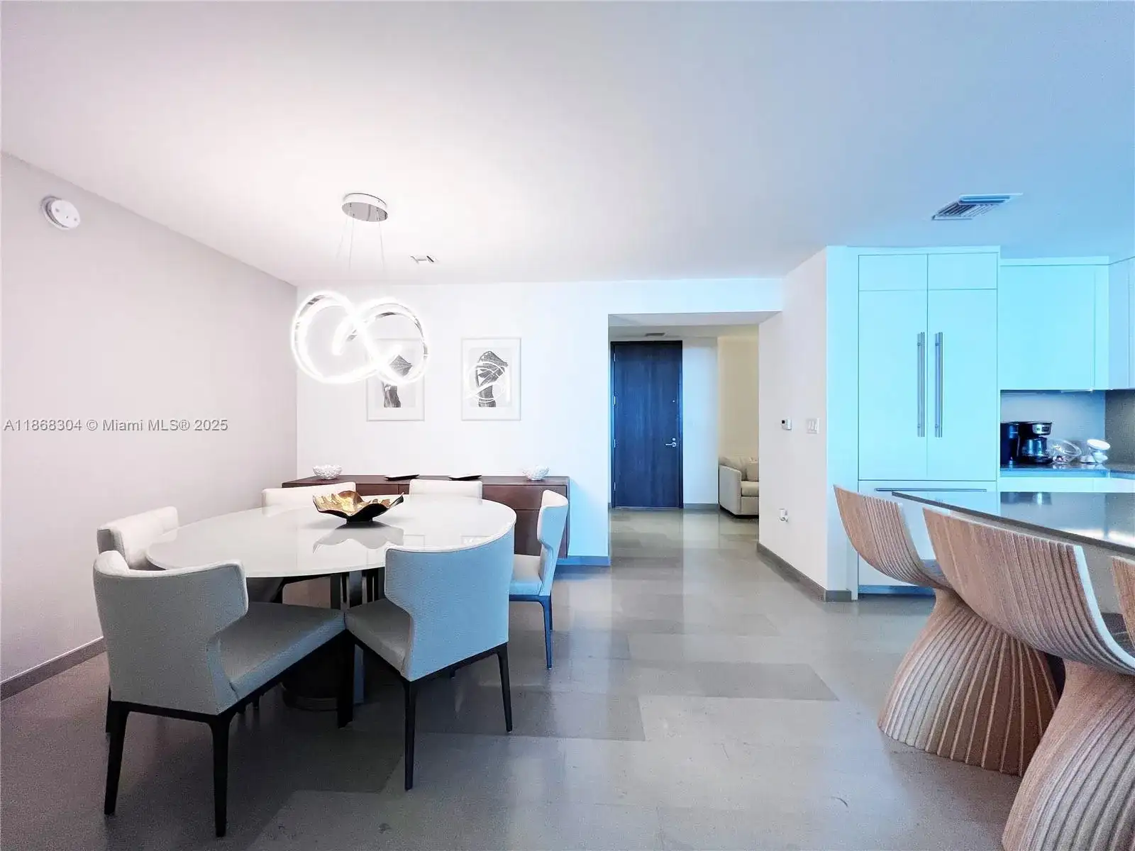 68 SE 6th St # 1003, Miami FL 33131 photo 4