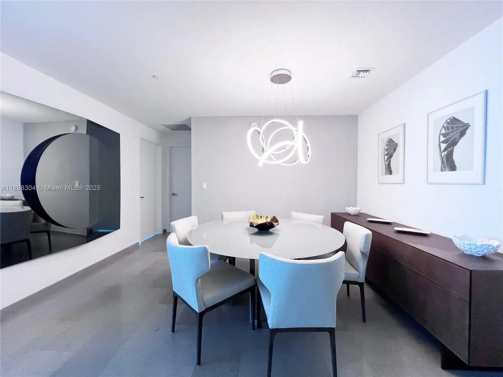 68 SE 6th St # 1003, Miami FL 33131 photo 5