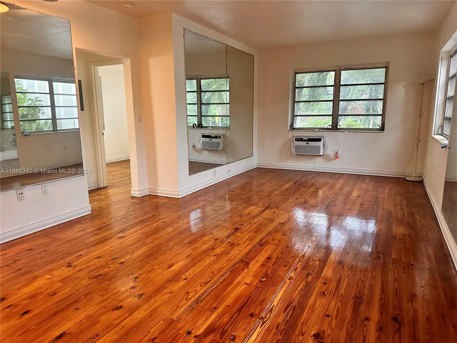 4740 Pine Tree Dr # 20, Miami Beach FL 33140 photo 3