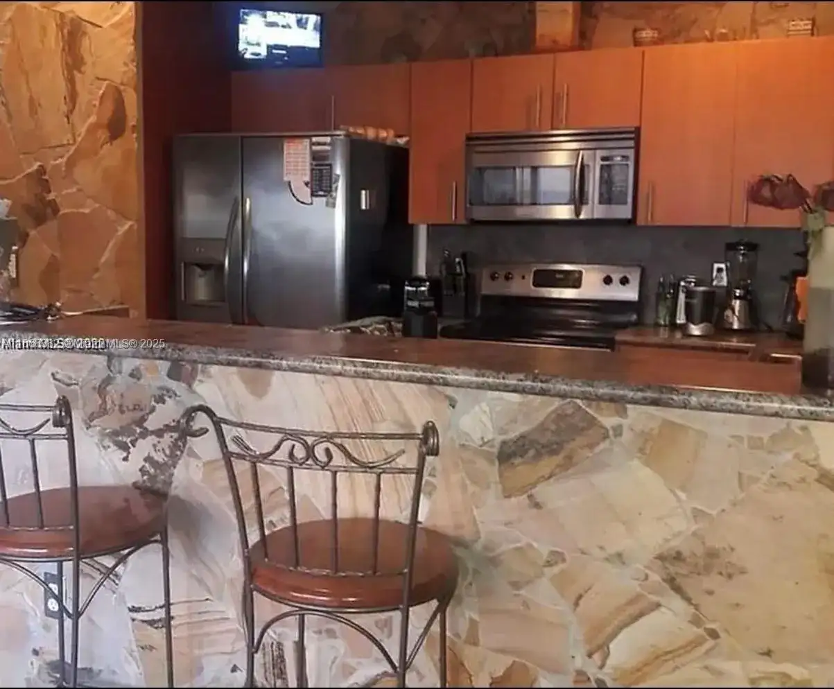 4143 NE 9th St, Homestead FL 33033 photo 2