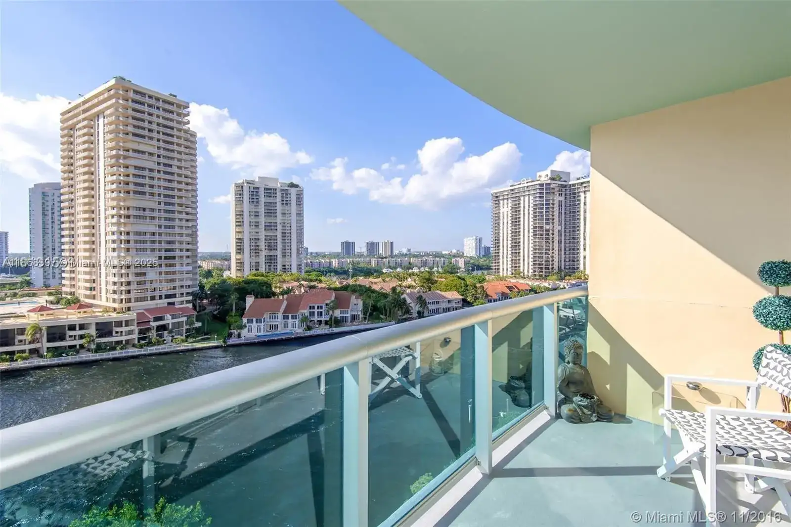 19390 Collins Ave # 1121, Sunny Isles Beach FL 33160 photo 2