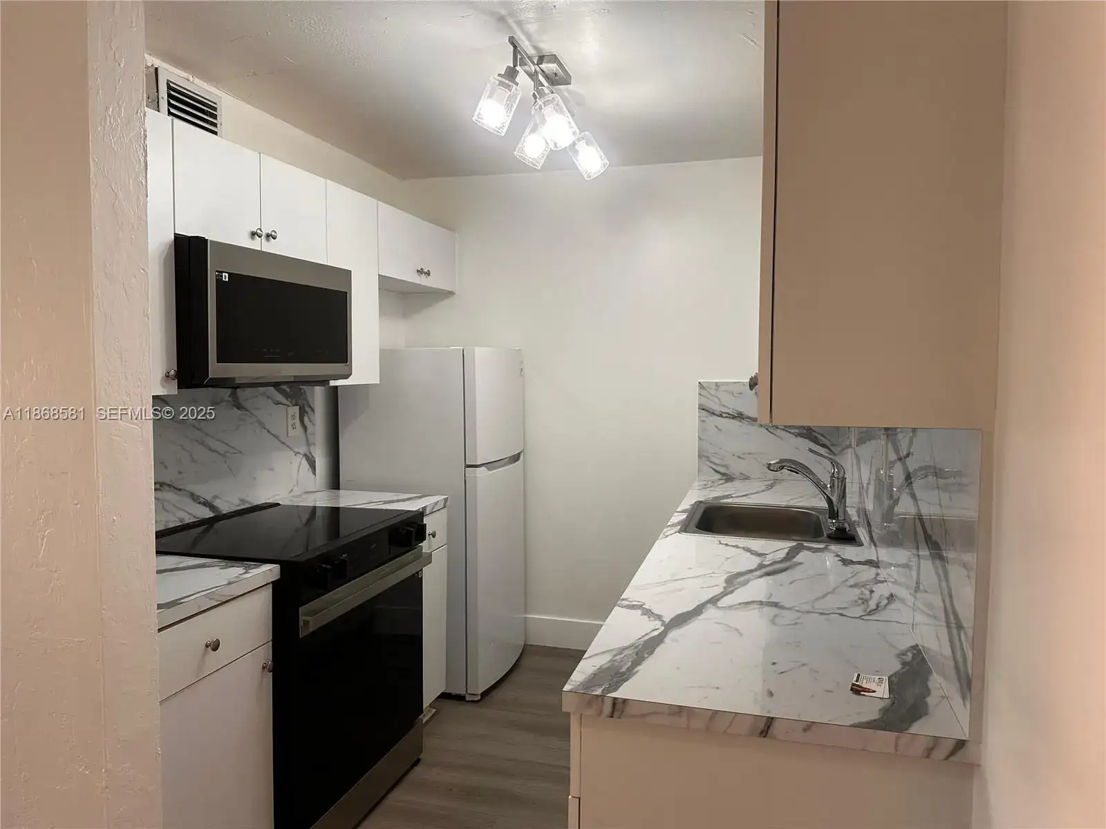 7231 Miami Lakes Dr # C20, Miami Lakes FL 33014 photo 2