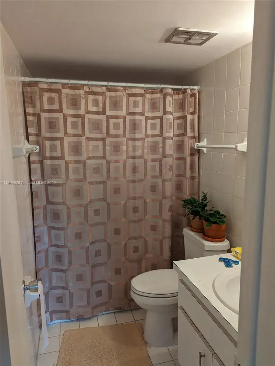 1205 Mariposa Ave # 409, Coral Gables FL 33146 photo 3