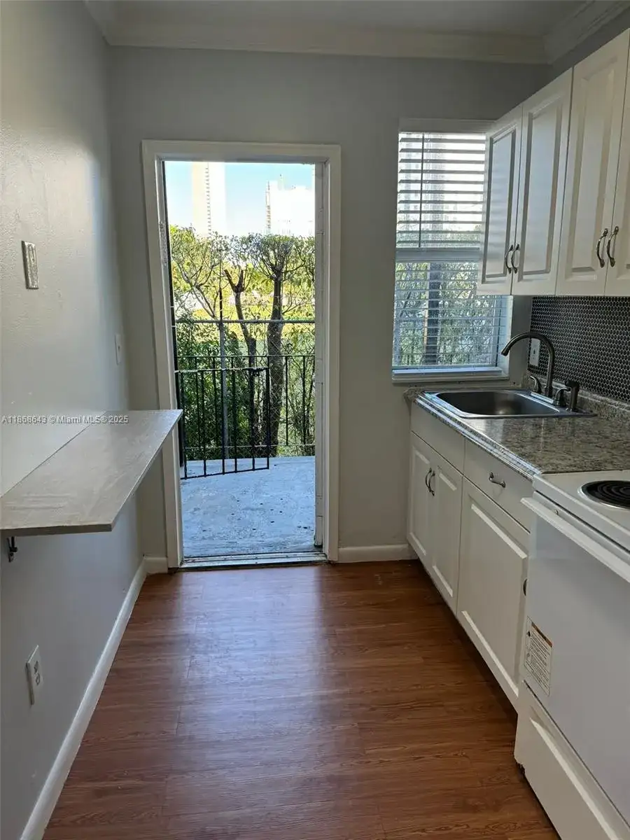 103 NW 6th Ave # 2, Miami FL 33128 photo 3