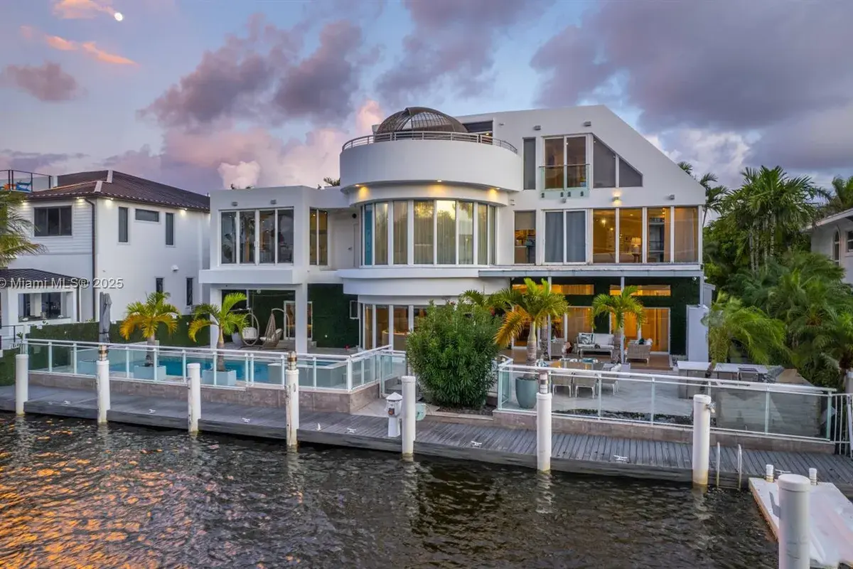 1319 Seminole Dr, Fort Lauderdale FL 33304