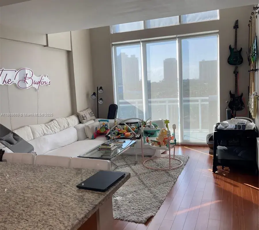 3000 NE 188th St # 706, Aventura FL 33180