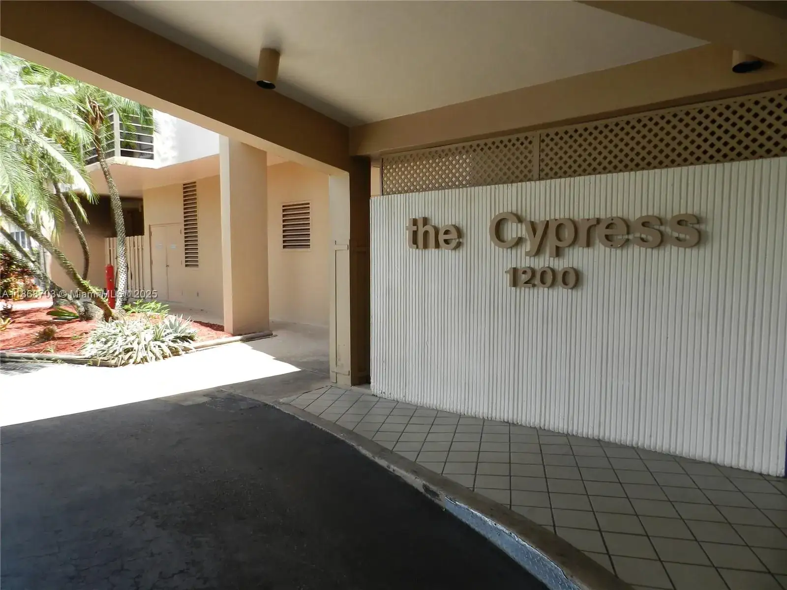 1200 Saint Charles Pl, Pembroke Pines FL 33026