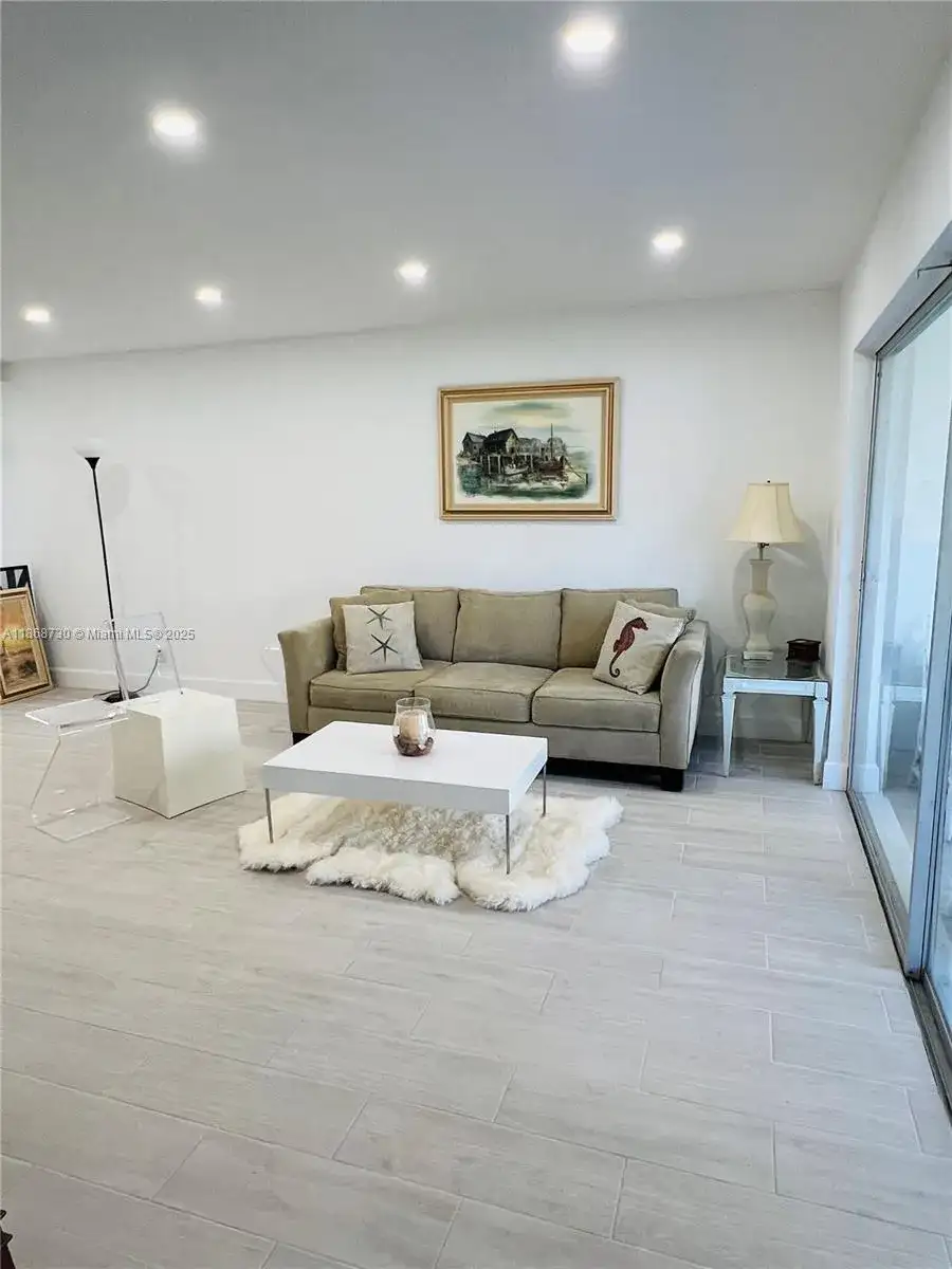 2200 NE 36th St # 3, Lighthouse Point FL 33064 photo 3