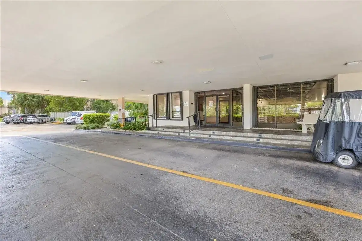 900 NE 195th Street # 607, Miami FL 33179 photo 2