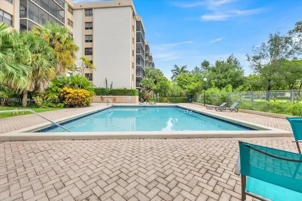 900 NE 195th Street # 607, Miami FL 33179 photo 4