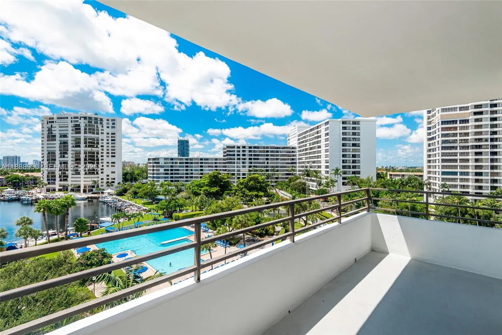 2500 Parkview Dr # 821, Hallandale Beach FL 33009