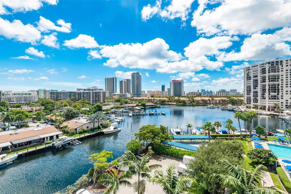 2500 Parkview Dr # 821, Hallandale Beach FL 33009
