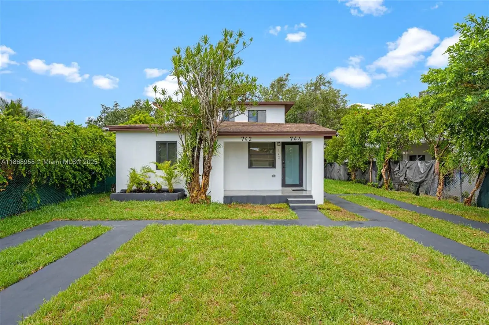 742 NW 70th St # 1, Miami FL 33150 photo 4