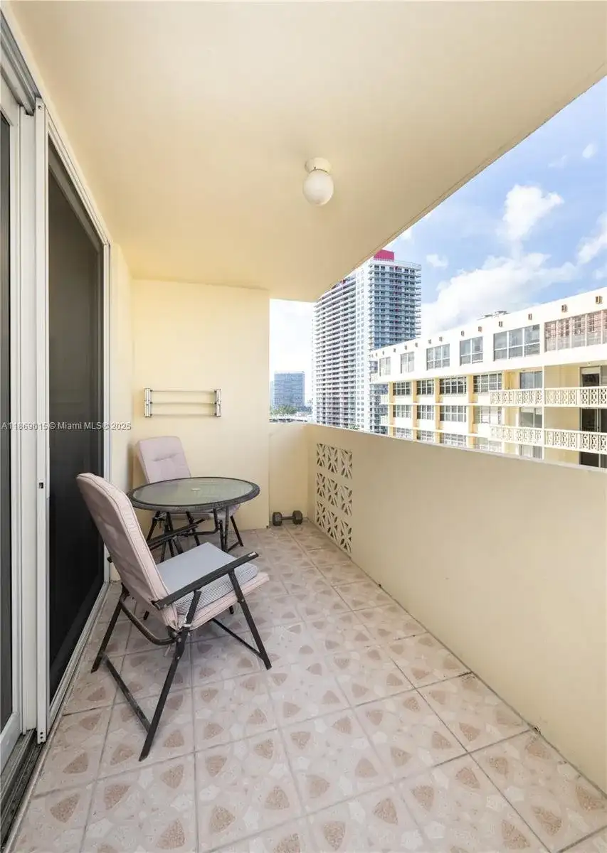 1833 S Ocean Dr # 1007, Hallandale Beach FL 33009 photo 5