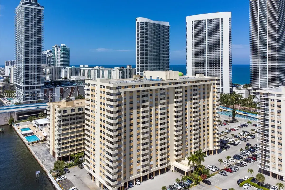1833 S Ocean Dr # 1007, Hallandale Beach FL 33009