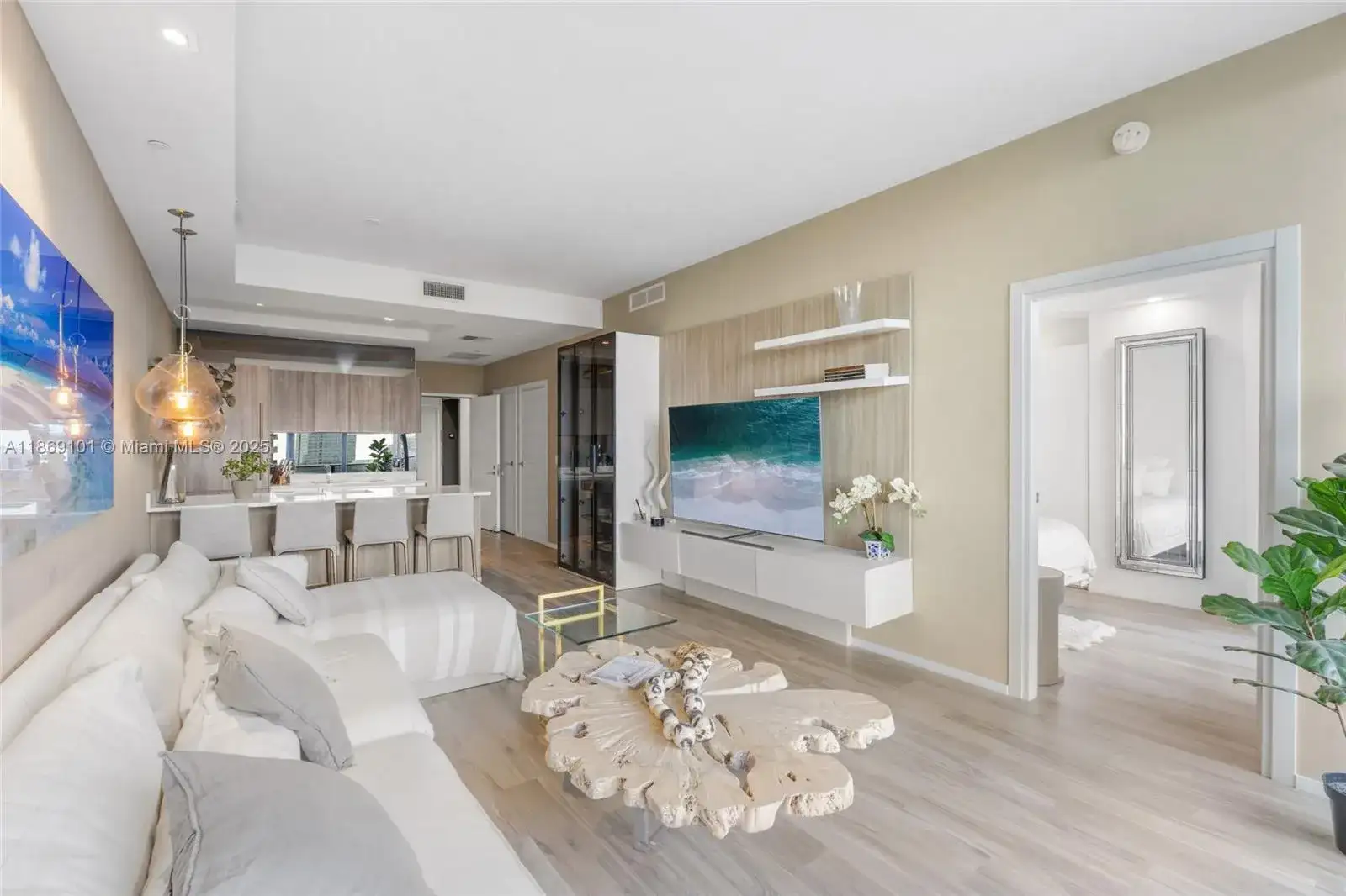801 S Miami Ave, Miami FL 33130 photo 2