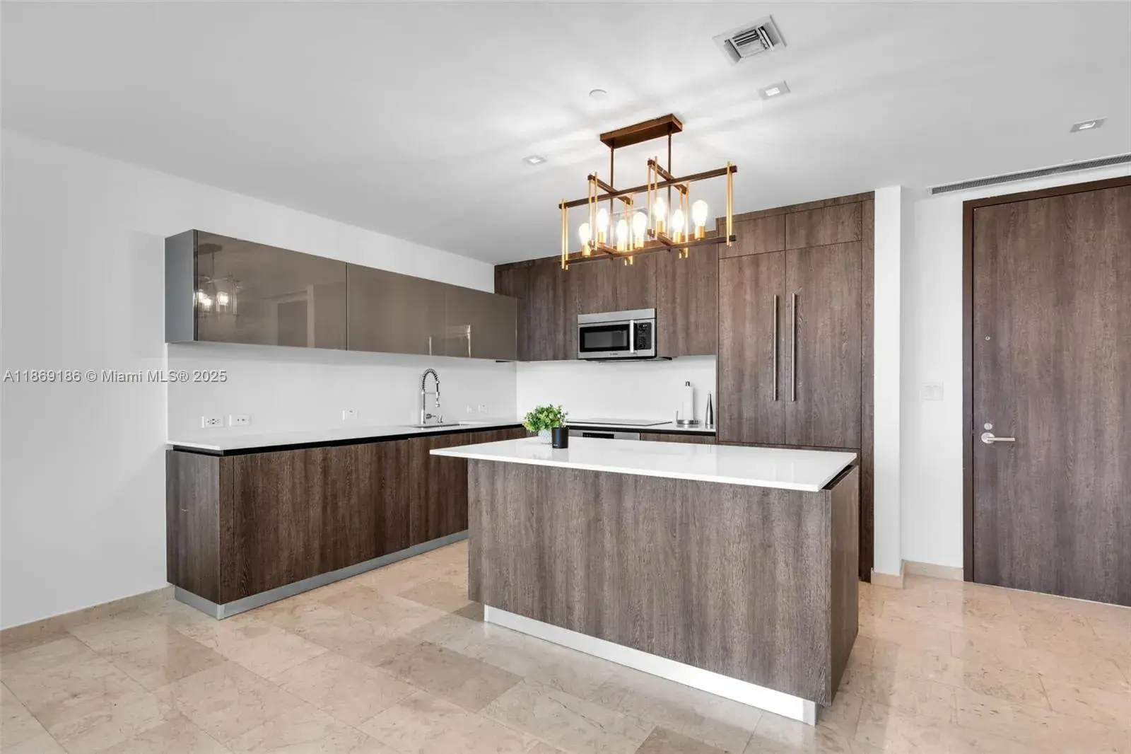 68 SE 6th St # 2410, Miami FL 33131