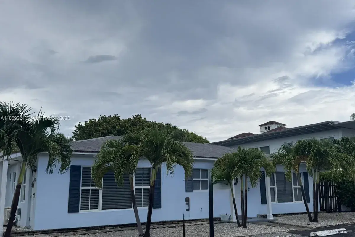 121 Linda Ln, Palm Beach Shores FL 33404