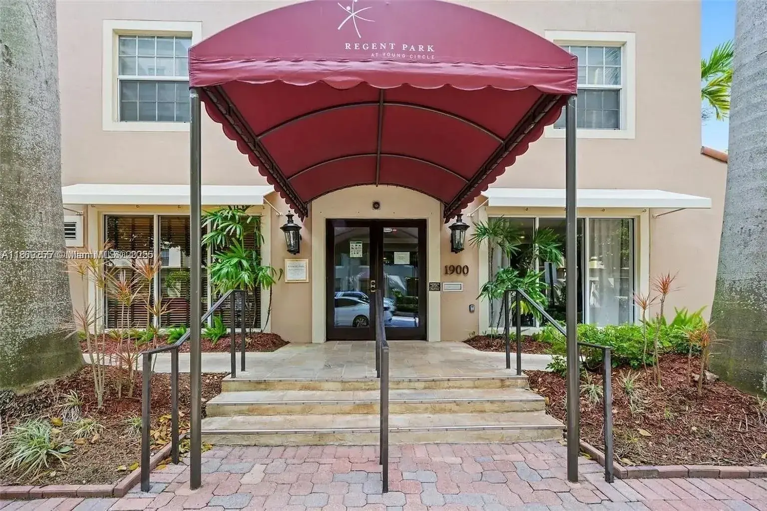 1900 Van Buren St # 206B, Hollywood FL 33020