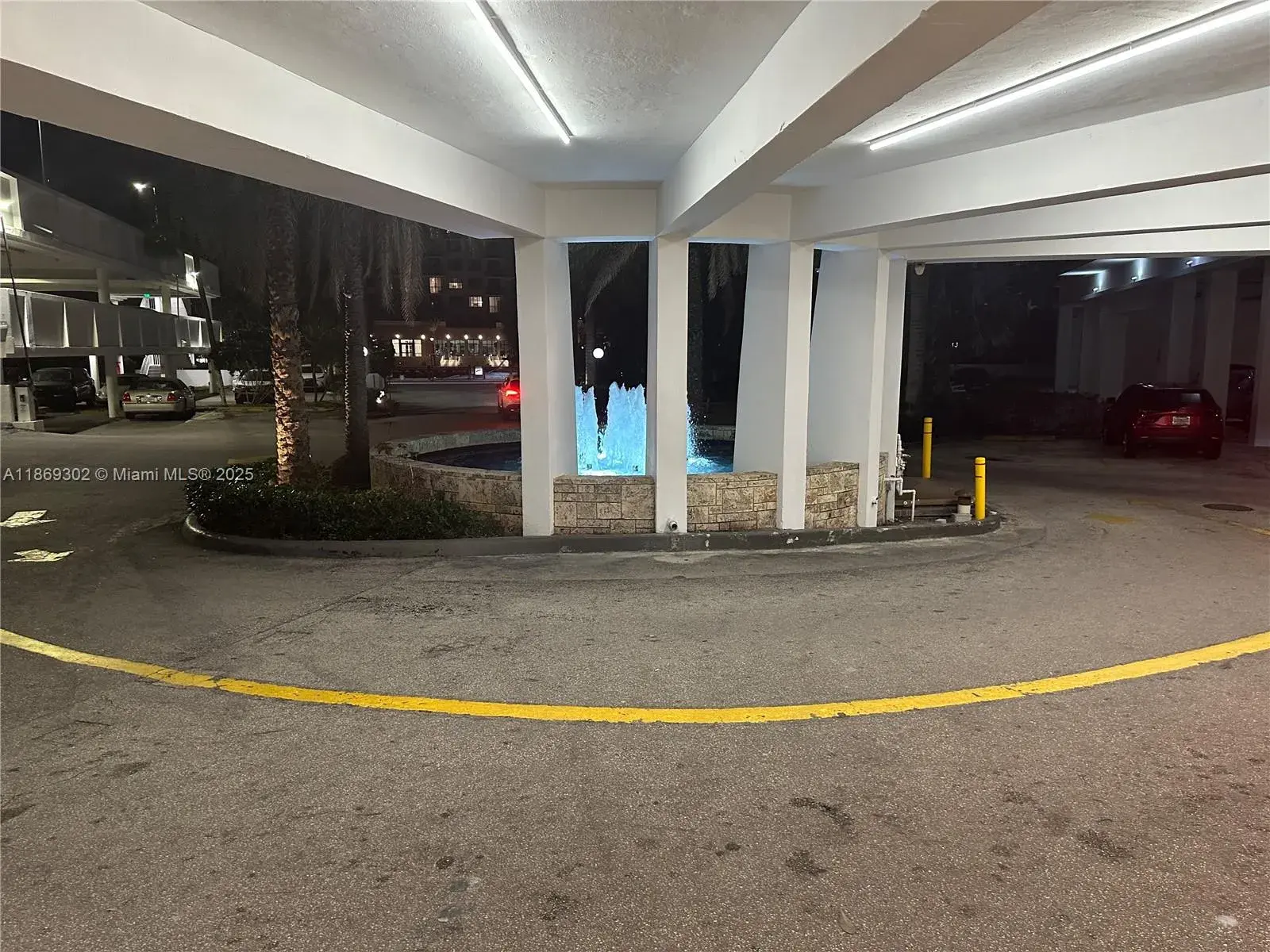 100 Bayview Dr # 221, Sunny Isles Beach FL 33160