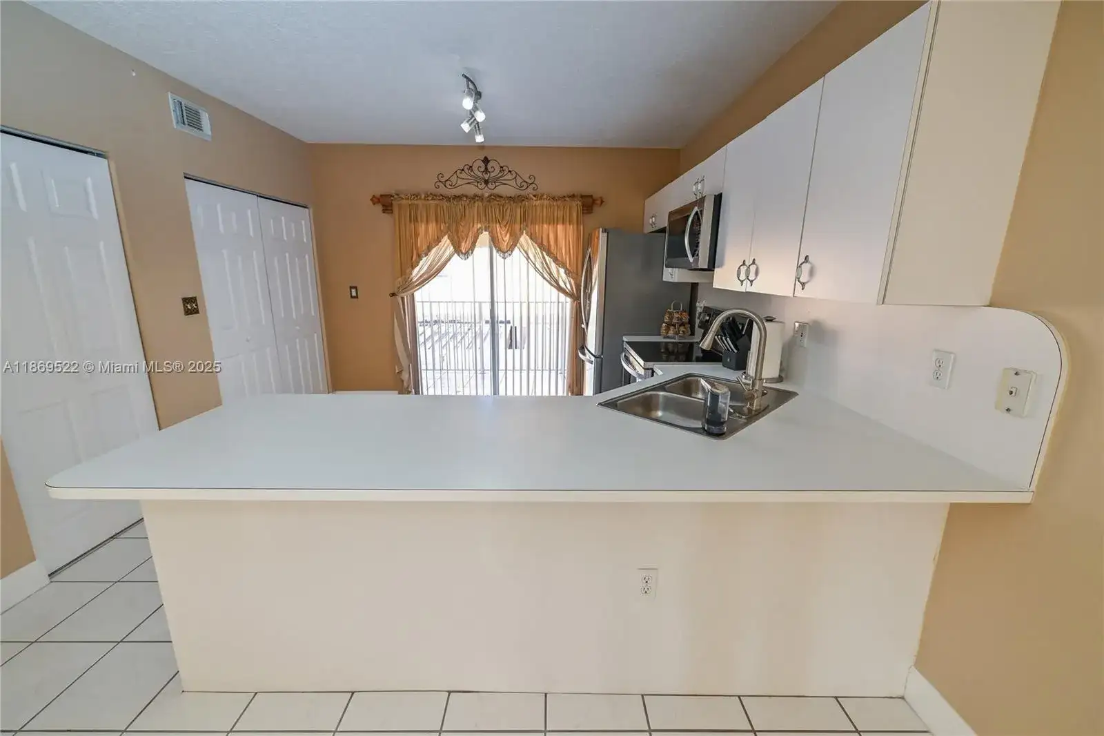 8390 NW 103rd St # 205H, Hialeah Gardens FL 33016 photo 3