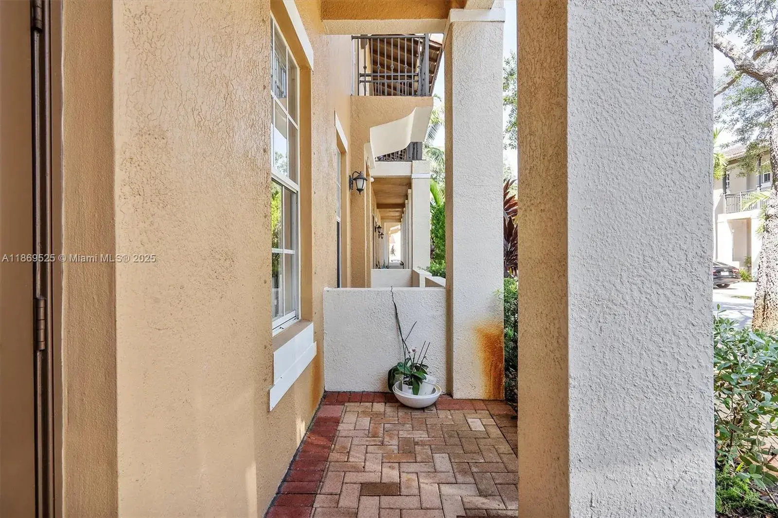 14614 SW 6th St # 11, Pembroke Pines FL 33027