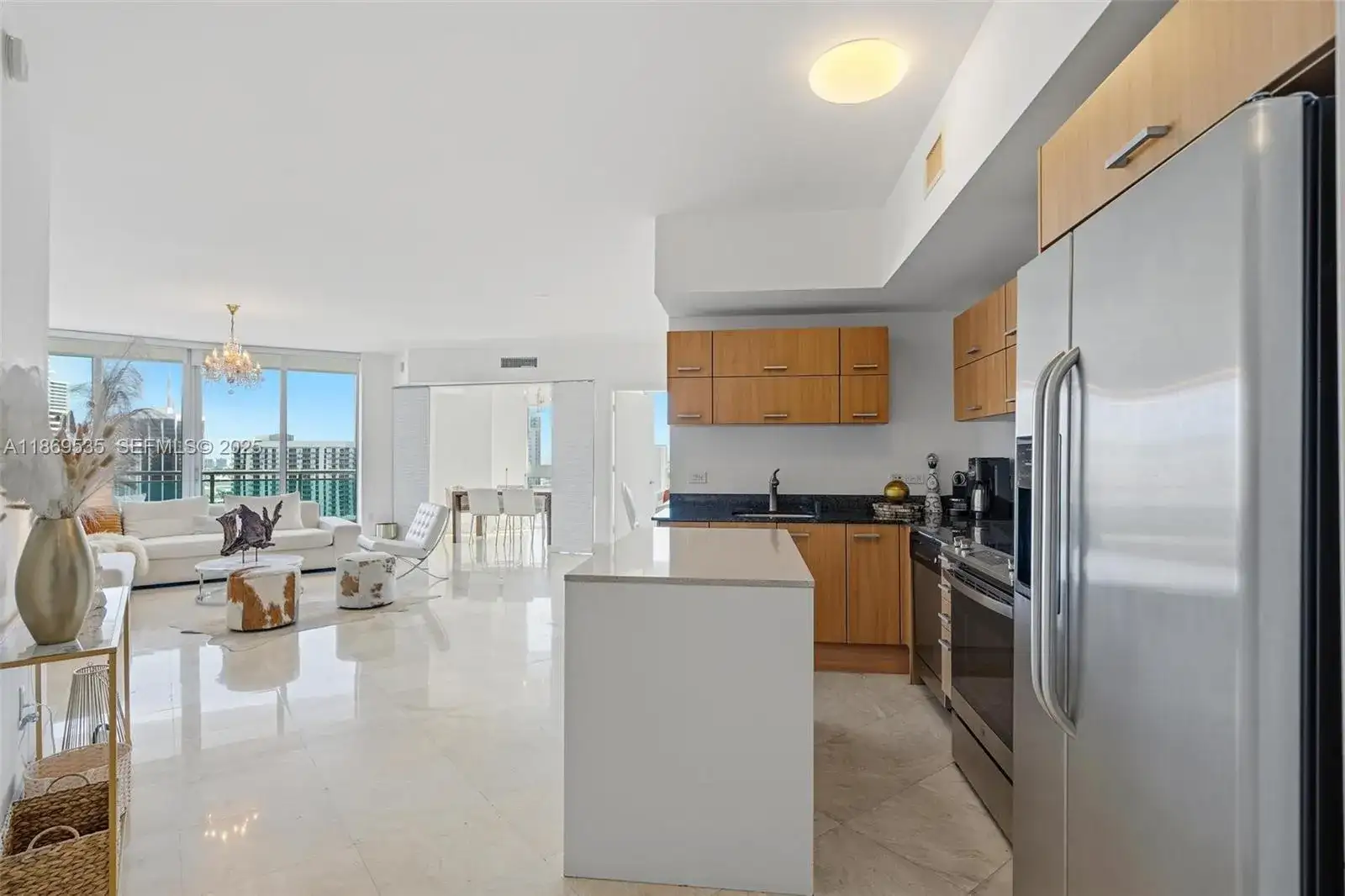 350 S Miami Ave # 3501, Miami FL 33130 photo 3