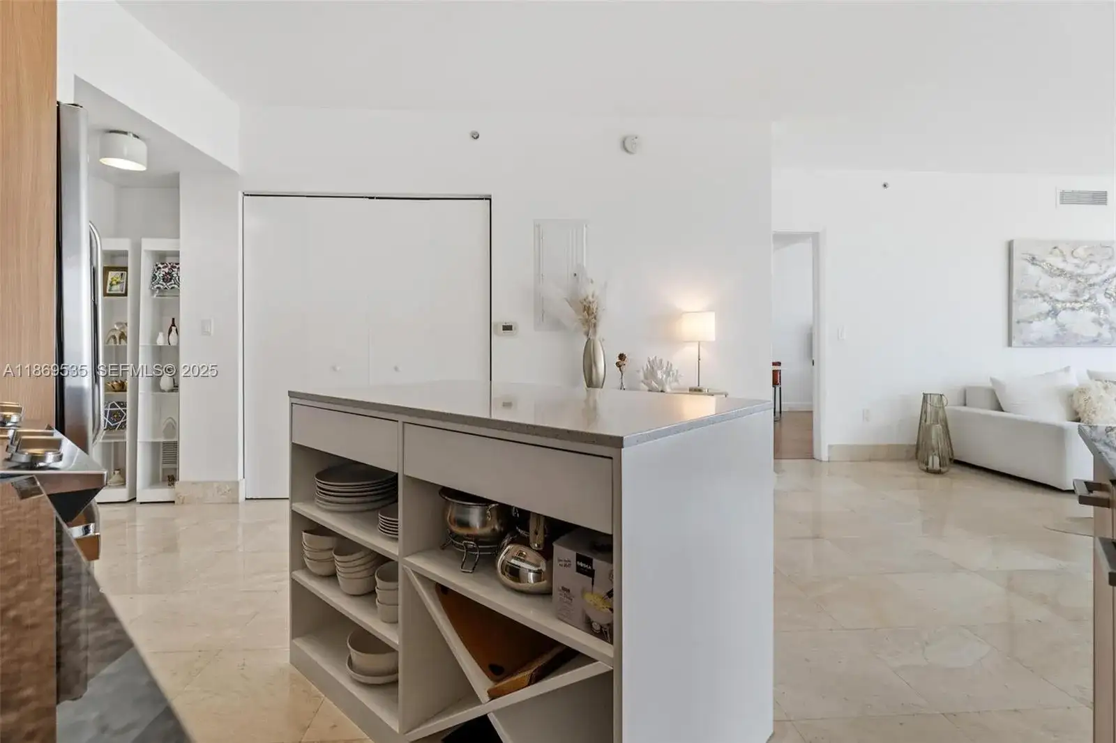 350 S Miami Ave # 3501, Miami FL 33130 photo 5