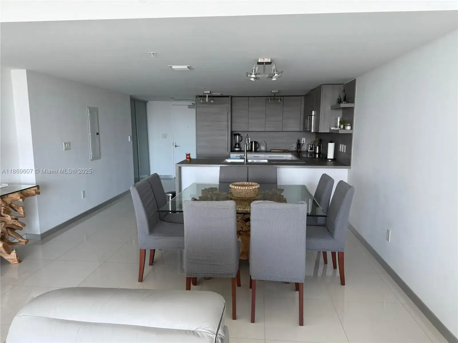 400 Sunny Isles Blvd # 1021, Sunny Isles Beach FL 33160 photo 4