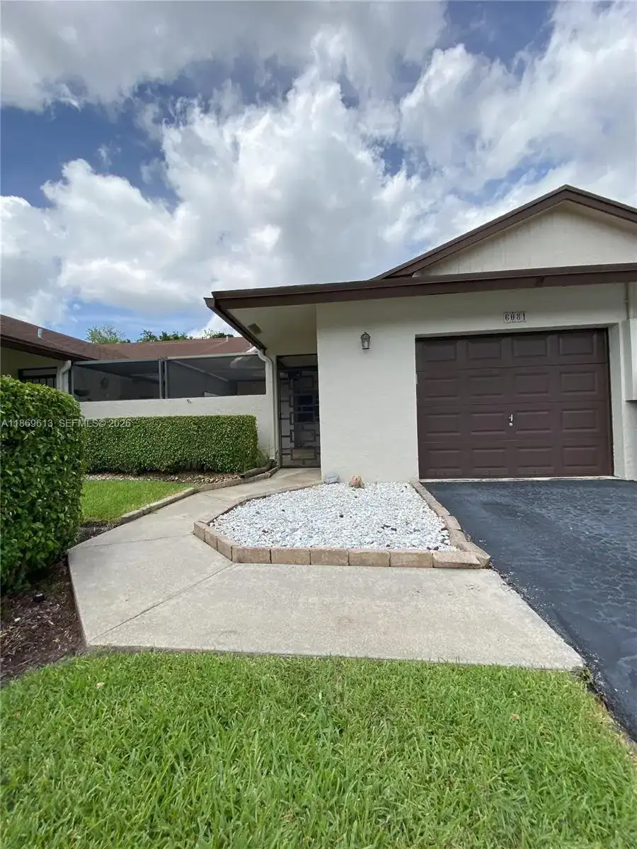 6081 NW 90th Ave, Tamarac FL 33321 photo 3