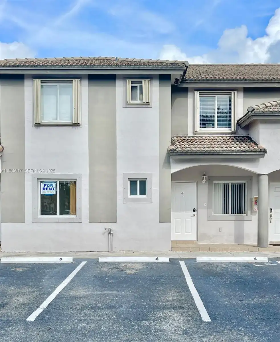 5795 NW 109th Ave # 4, Doral FL 33178