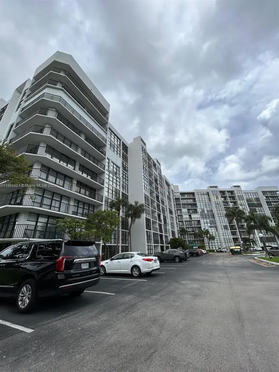 800 Parkview Dr # 406, Hallandale Beach FL 33009