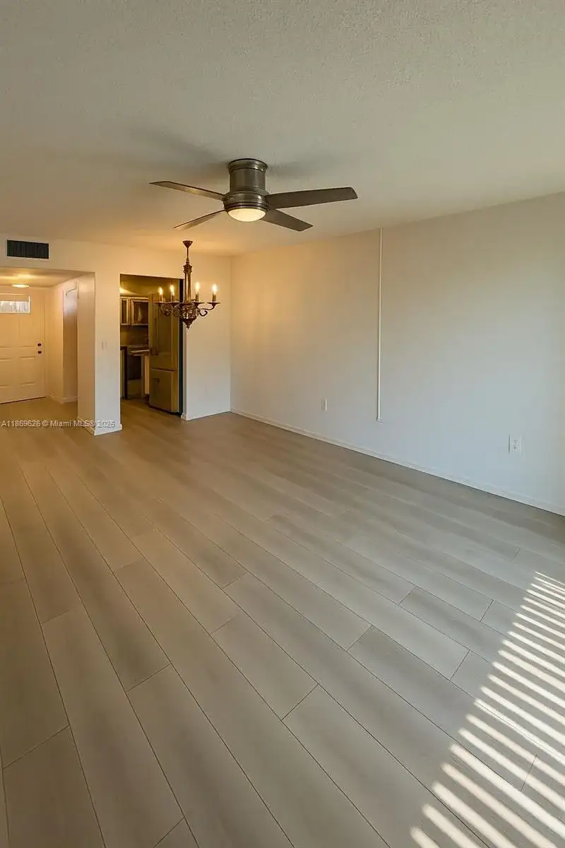 8020 N Sunrise Lakes Dr # 112, Sunrise FL 33322 photo 4