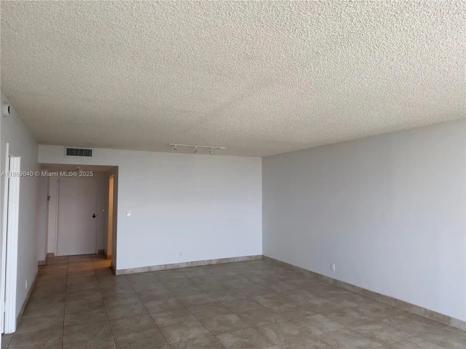 2500 Parkview Dr # 1909, Hallandale Beach FL 33009