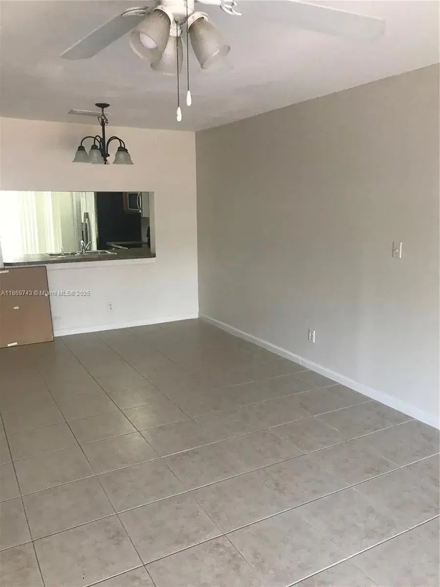 9170 NW 44th Ct, Sunrise FL 33351