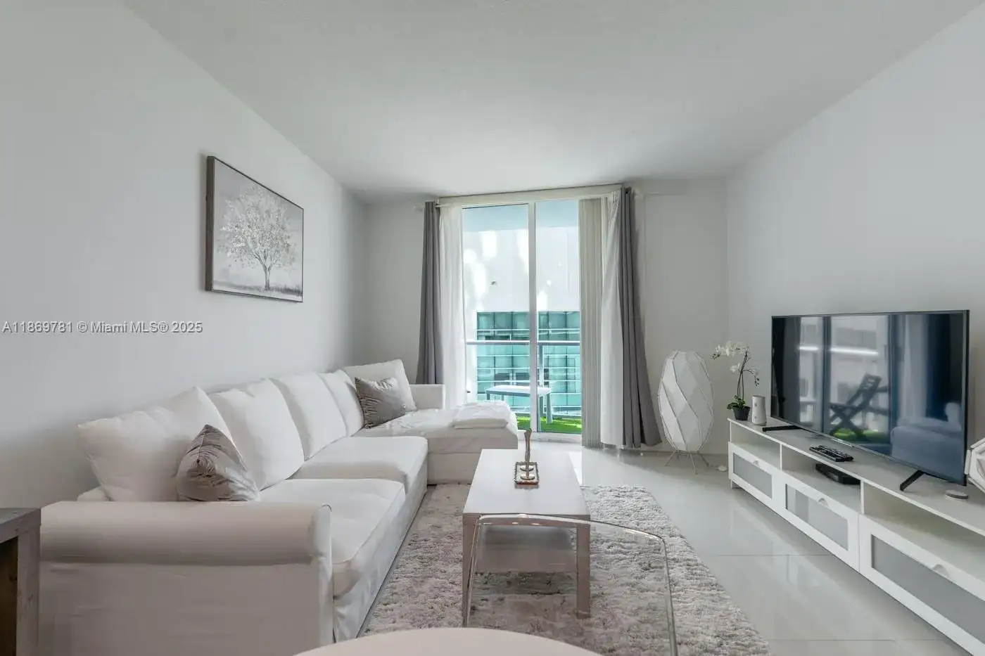 185 SW 7th St # 2808, Miami FL 33130 photo 4