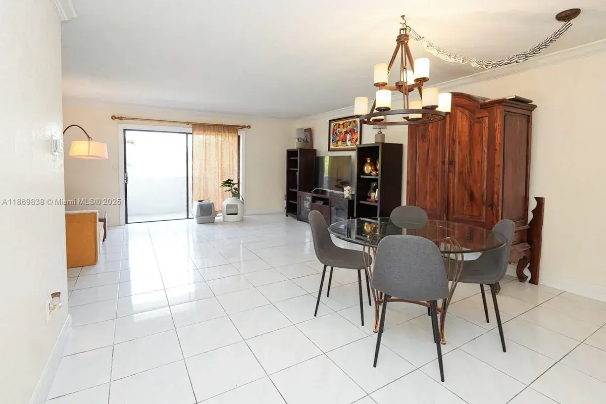 130 S Shore Dr # 3C, Miami Beach FL 33141