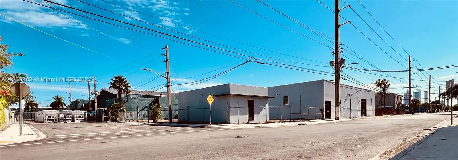 1031 NW 21st St, Miami FL 33127 photo 2