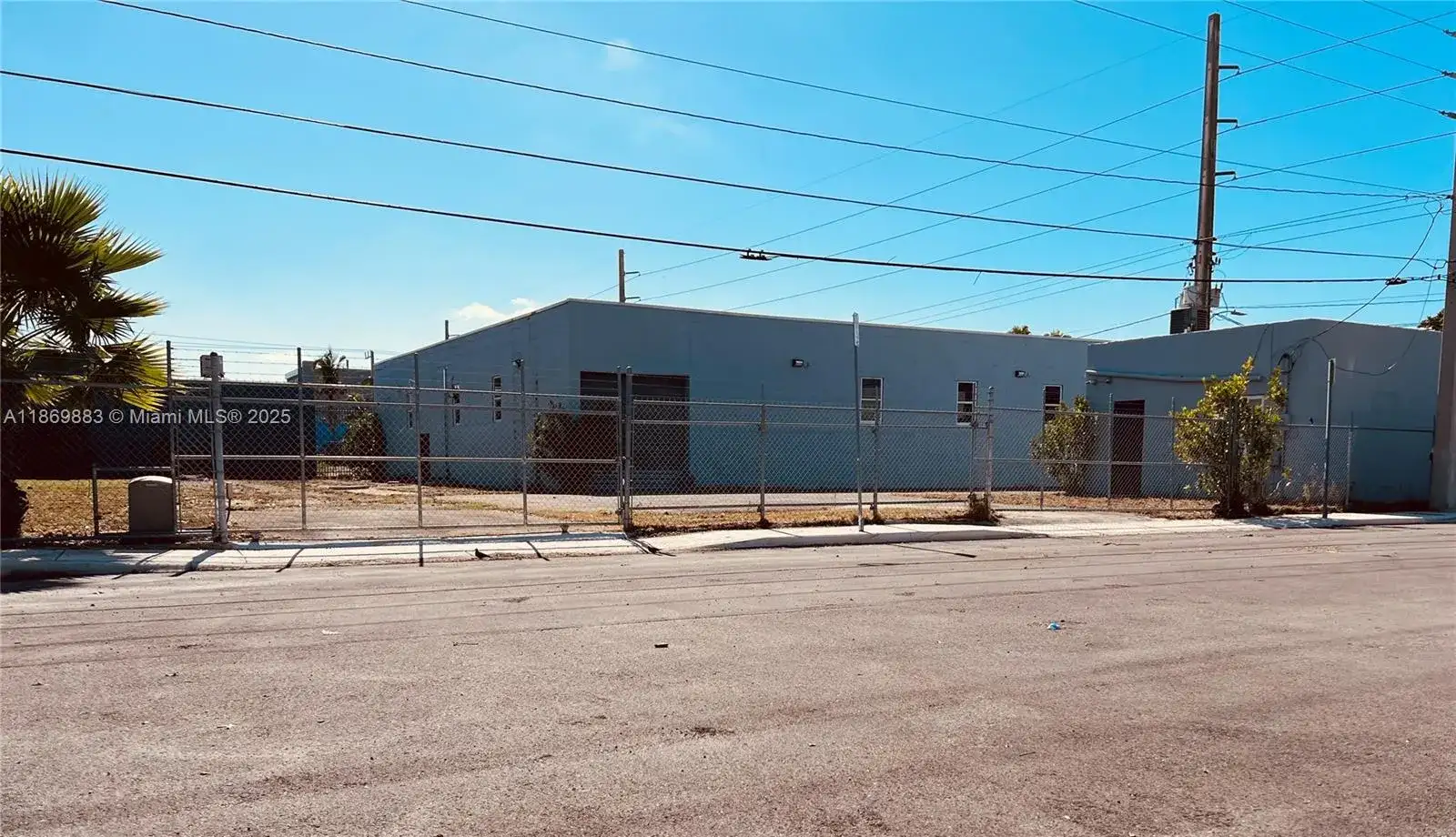 1031 NW 21st St, Miami FL 33127 photo 3