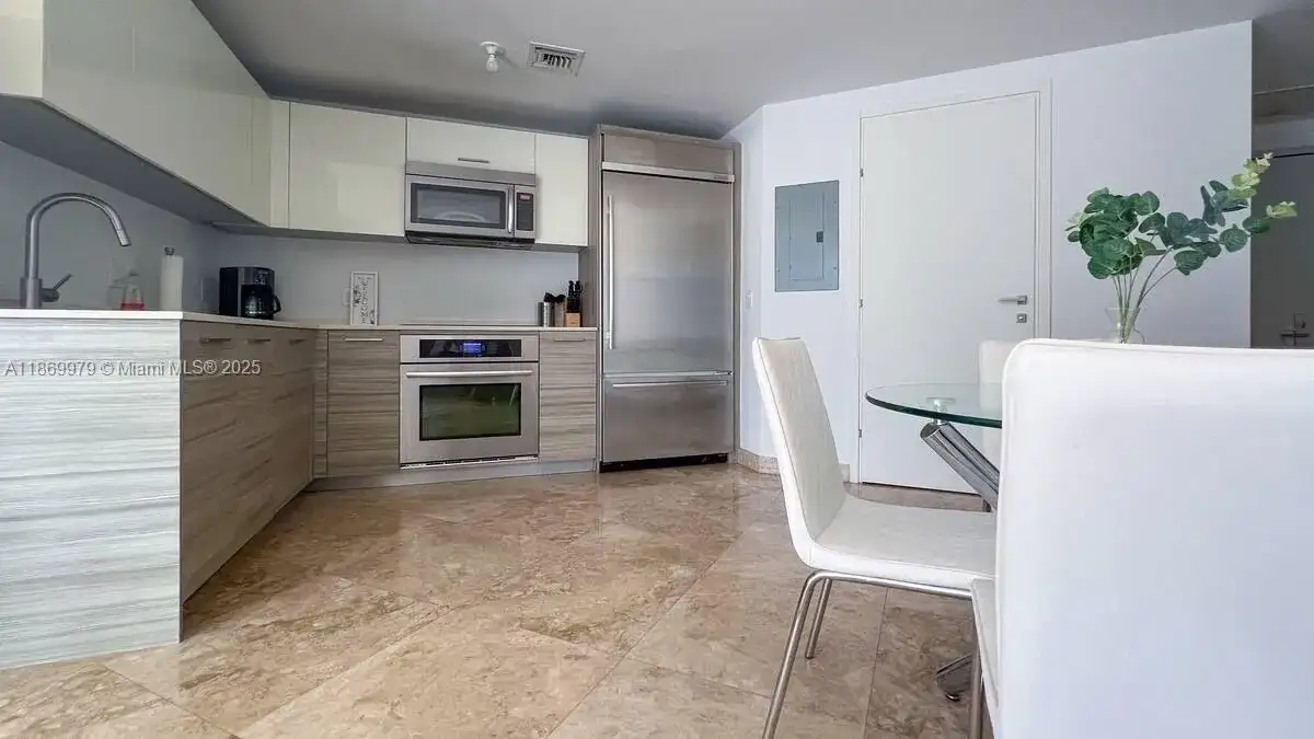 1300 Brickell Bay Dr # 3007, Miami FL 33131 photo 3